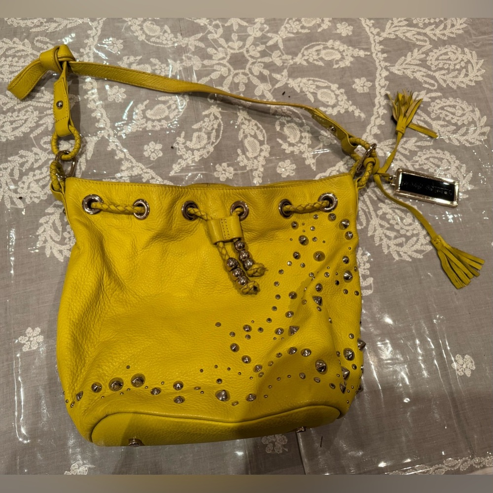❤️ LEATHER CHARLES DAVID STUDDED BAG IN ACID YELLOW COLOR - Picture 3 of 16
